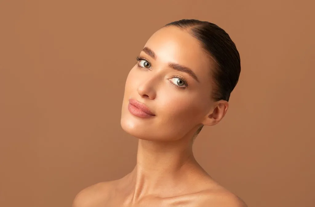 Makyajda “Sun-Kissed” Görünüm Nasıl Yapılır?