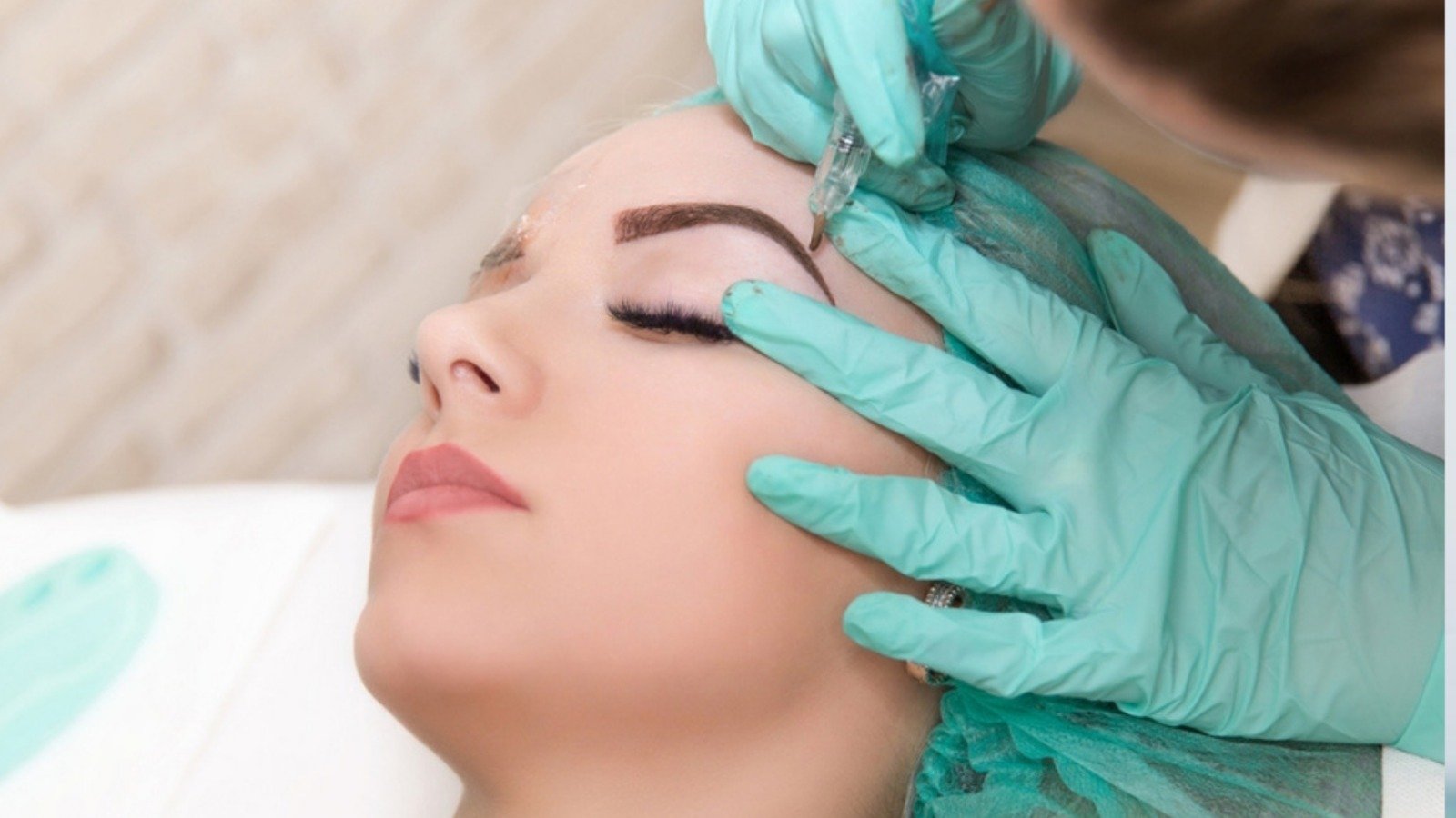 Kaş pudralama tekniği